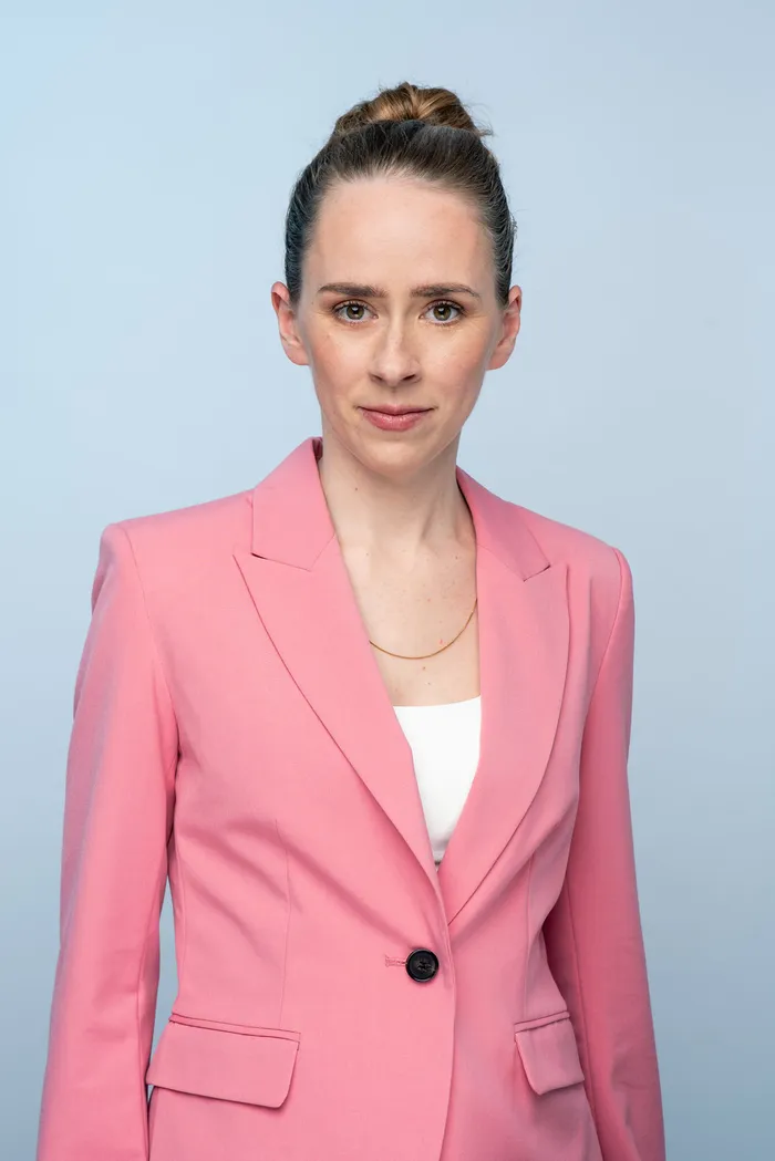 Professional business headshot and LinkedIn portrait — Fantasmatic 1