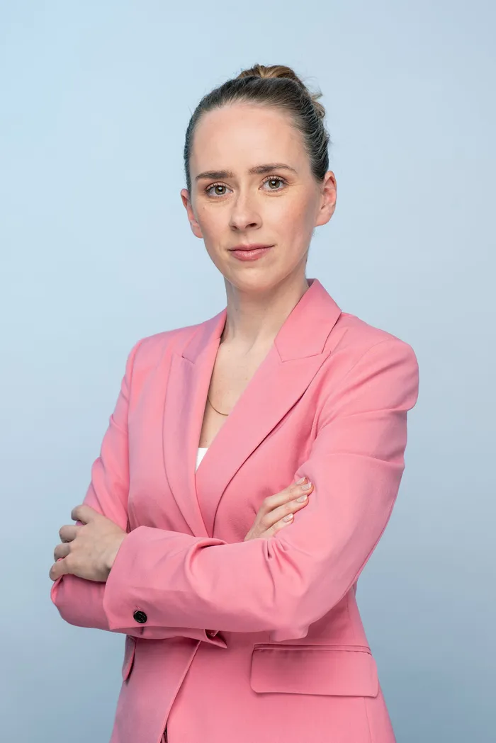 Professional business headshot and LinkedIn portrait — Fantasmatic 2