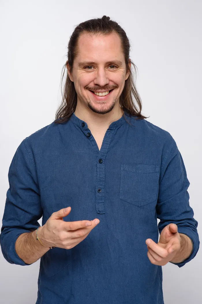 Professional business headshot and LinkedIn portrait — Fantasmatic 18