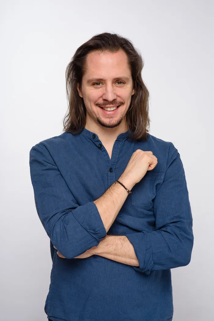 Professional business headshot and LinkedIn portrait — Fantasmatic 19