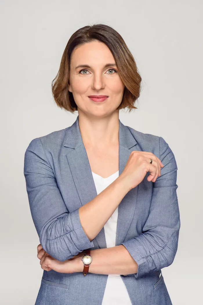 Professional business headshot and LinkedIn portrait — Fantasmatic 21