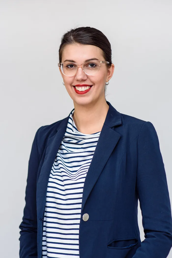 Professional business headshot and LinkedIn portrait — Fantasmatic 29
