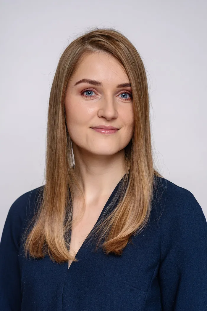 Professional business headshot and LinkedIn portrait — Fantasmatic 33