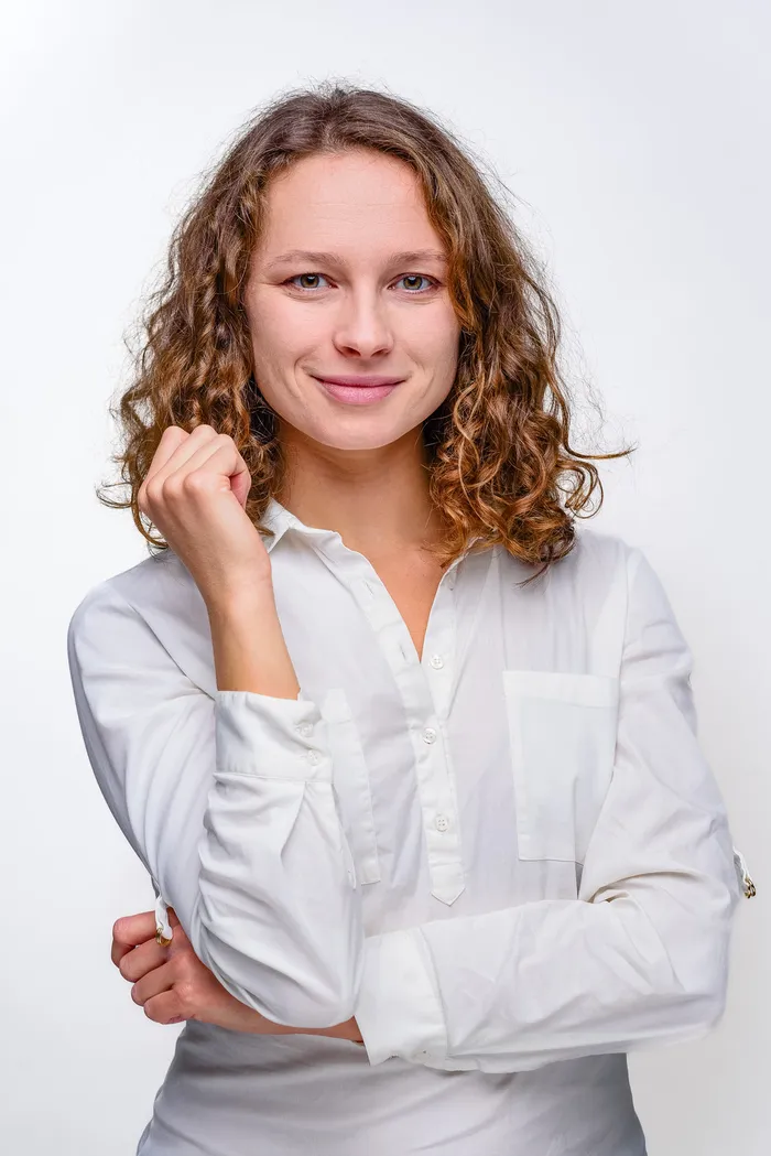 Professional business headshot and LinkedIn portrait — Fantasmatic 34
