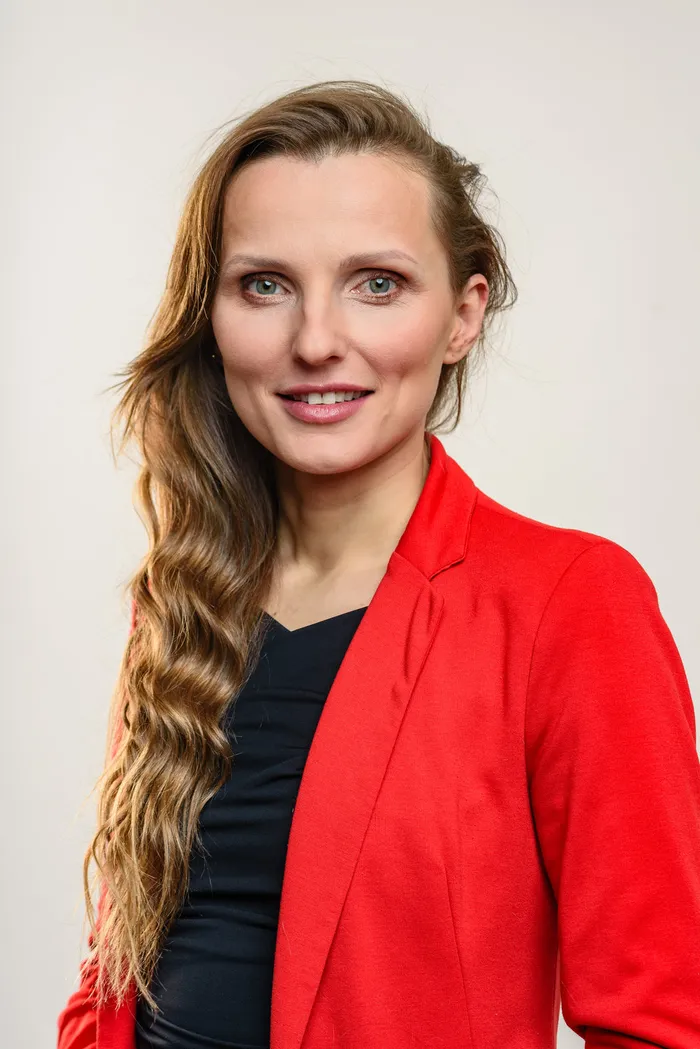 Professional business headshot and LinkedIn portrait — Fantasmatic 41