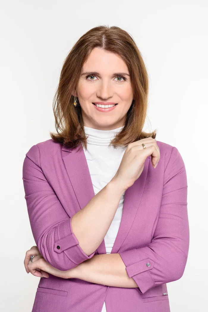 Professional business headshot and LinkedIn portrait — Fantasmatic 43